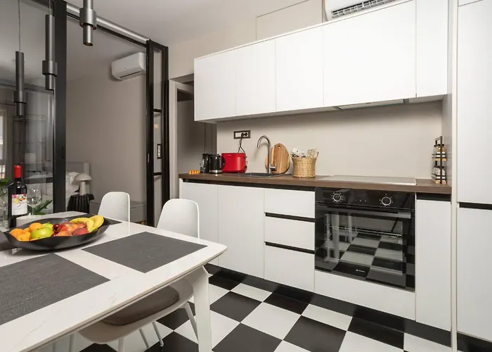 アパート Demmi 2br Designer ハニア