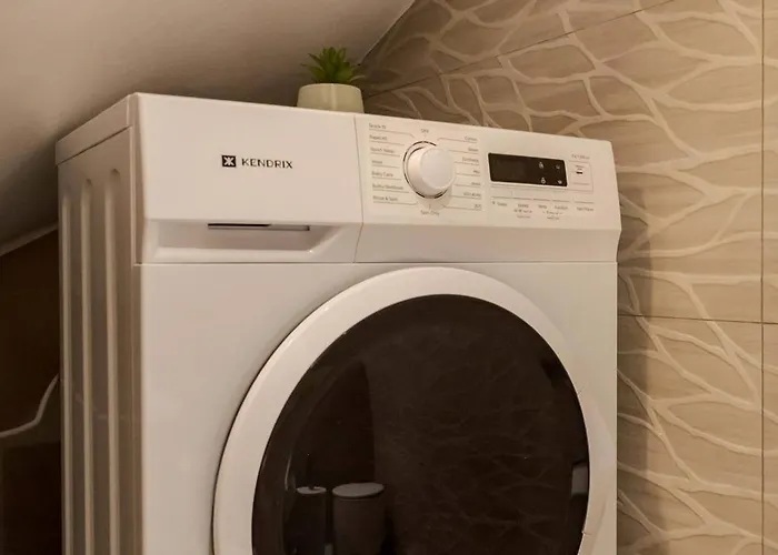 アパート Demmi 2br Designer