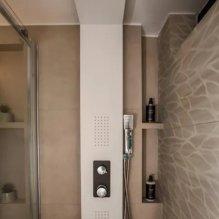 Demmi 2br Designer Daire Hanya