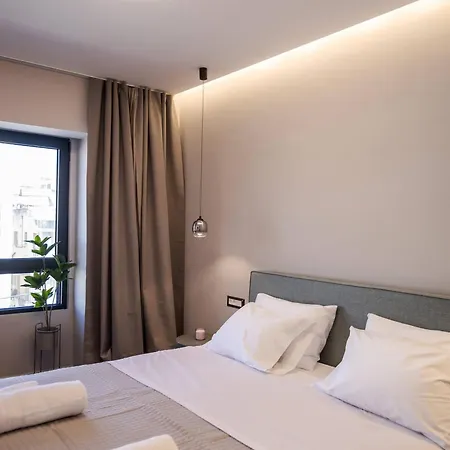 Demmi 2br Designer *