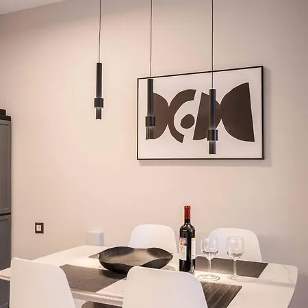 Demmi 2br Designer *