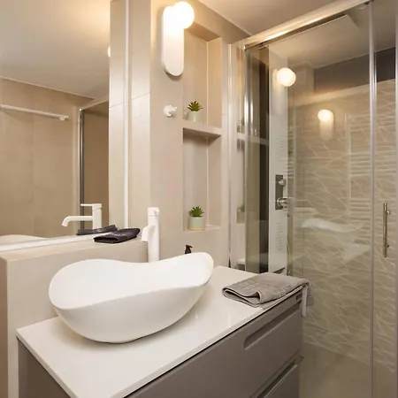 Demmi 2br Designer Daire Hanya