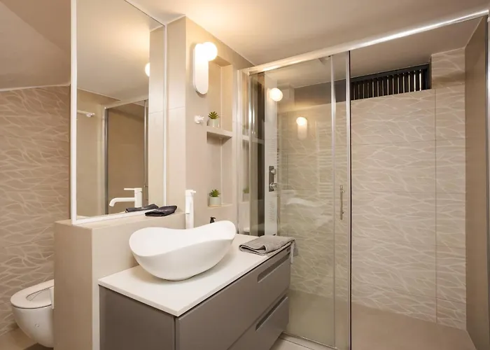 公寓 Demmi 2br Designer 干尼亞