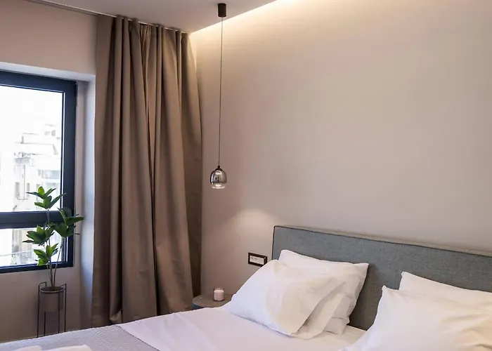 Demmi 2br Designer *