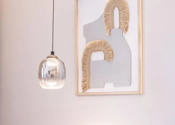 Demmi 2br Designer *