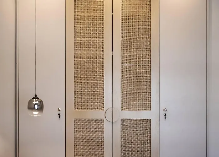 Demmi 2br Designer Апартаменты *